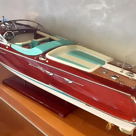 Marie Rose Luxury & *