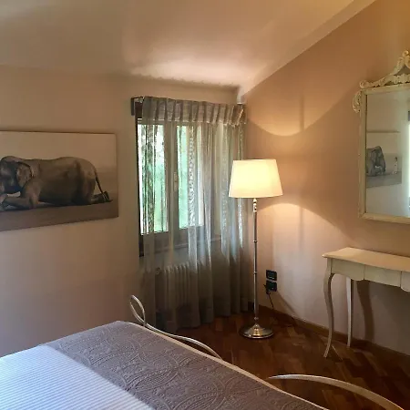 Marie Rose Luxury B&b&apartment Couette-café Desenzano del Garda
